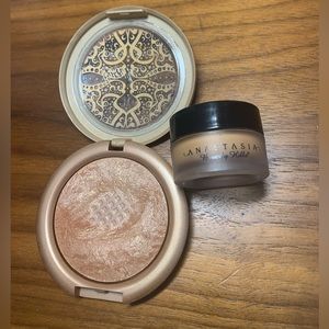 Urban Decay bronzer & Anastasia Beverly Hills Concealer